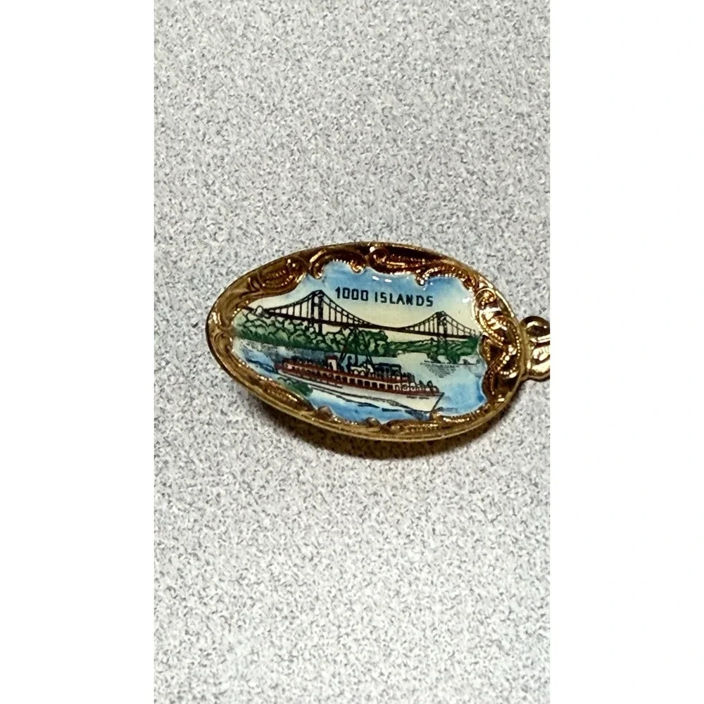 Gold Wash‎ & Enamel 1000 Islands Ontario Canada Souvenir Spoon